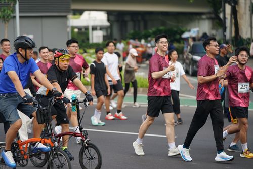 Race photo from Assurance Fun Run 2024