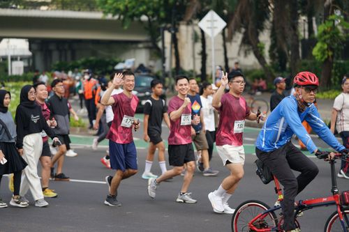 Race photo from Assurance Fun Run 2024
