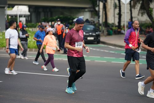 Race photo from Assurance Fun Run 2024