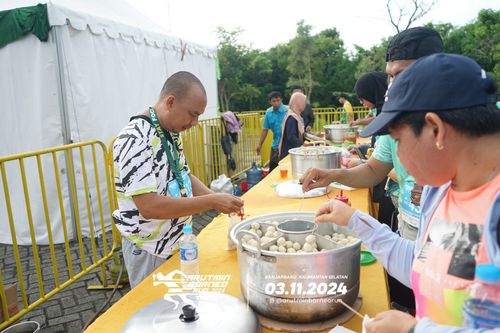 Race photo from Arutmin Borneo Run 2024