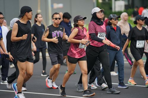 Race photo from Assurance Fun Run 2024