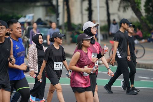 Race photo from Assurance Fun Run 2024