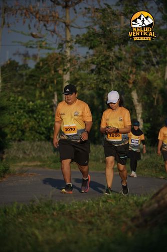 Race photo from Kelud Vertical Challenge 2024