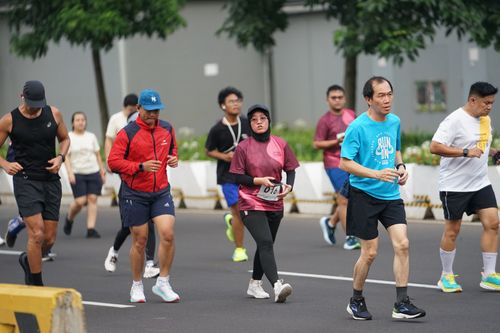Race photo from Assurance Fun Run 2024