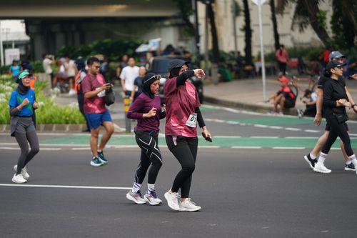 Race photo from Assurance Fun Run 2024