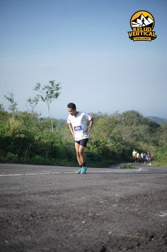 Race photo from Kelud Vertical Challenge 2024