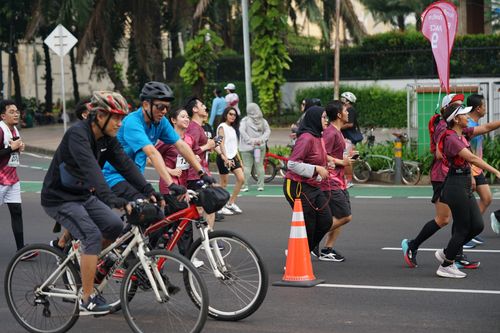 Race photo from Assurance Fun Run 2024