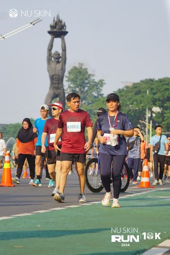 Race photo from Nu Skin Run 10K