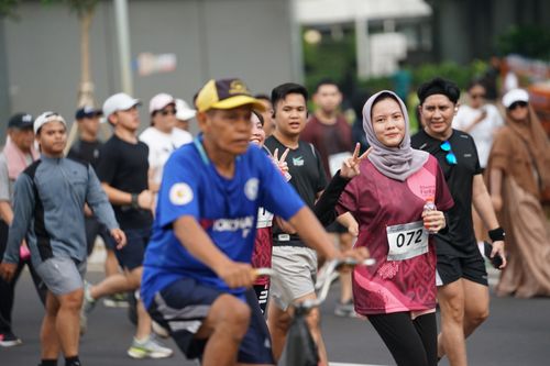Race photo from Assurance Fun Run 2024