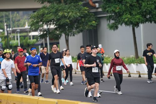 Race photo from Assurance Fun Run 2024