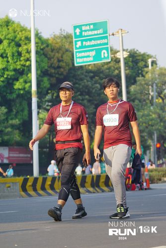 Race photo from Nu Skin Run 10K
