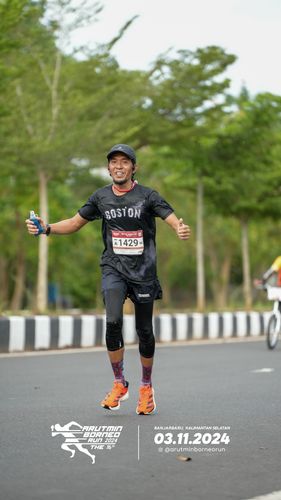 Race photo from Arutmin Borneo Run 2024