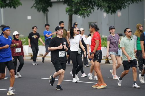 Race photo from Assurance Fun Run 2024