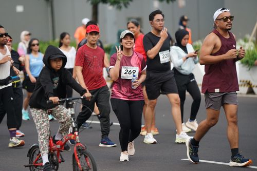 Race photo from Assurance Fun Run 2024