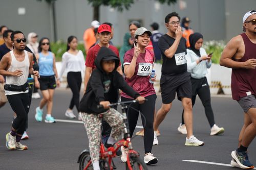 Race photo from Assurance Fun Run 2024