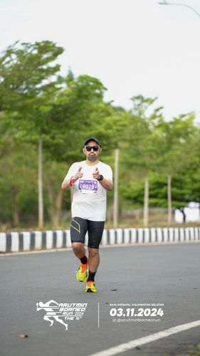 Race photo from Arutmin Borneo Run 2024