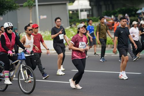 Race photo from Assurance Fun Run 2024