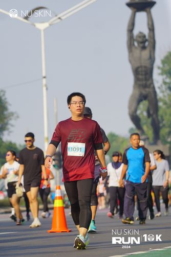 Race photo from Nu Skin Run 10K