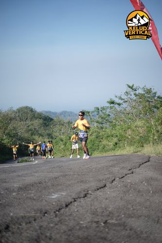 Race photo from Kelud Vertical Challenge 2024