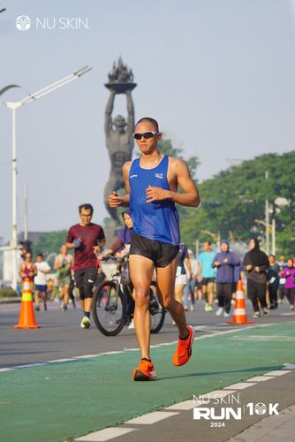 Race photo from Nu Skin Run 10K