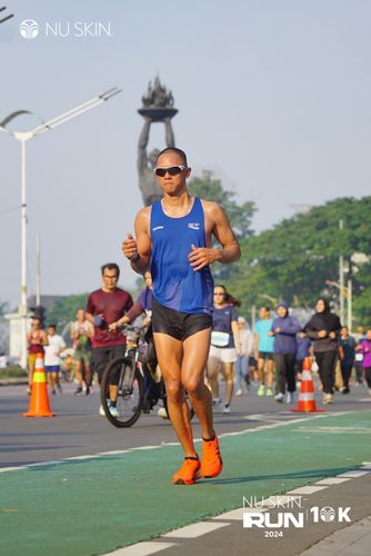 Race photo from Nu Skin Run 10K