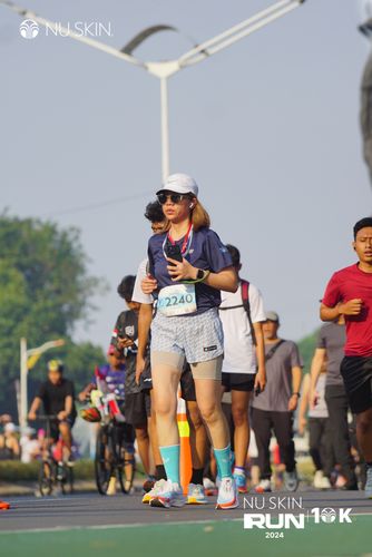 Race photo from Nu Skin Run 10K