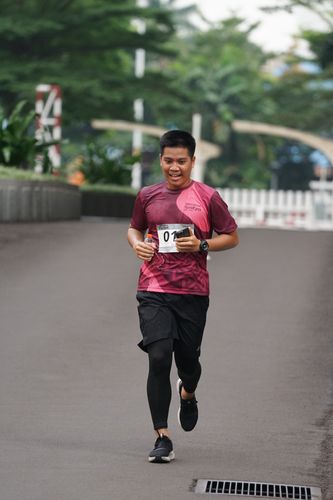 Race photo from Assurance Fun Run 2024