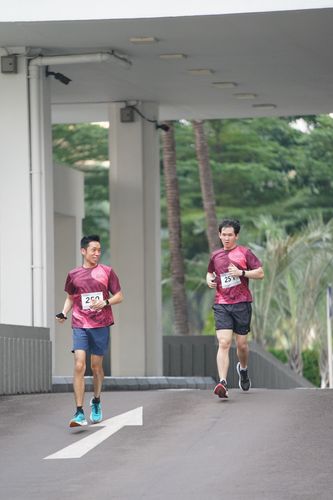 Race photo from Assurance Fun Run 2024