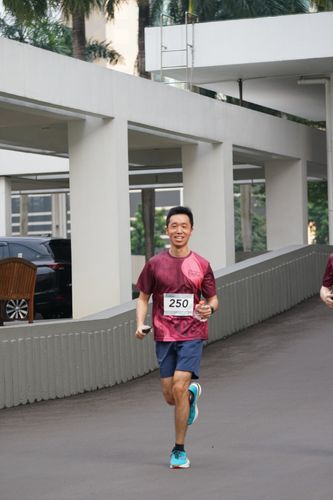 Race photo from Assurance Fun Run 2024