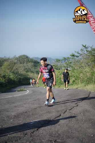 Race photo from Kelud Vertical Challenge 2024