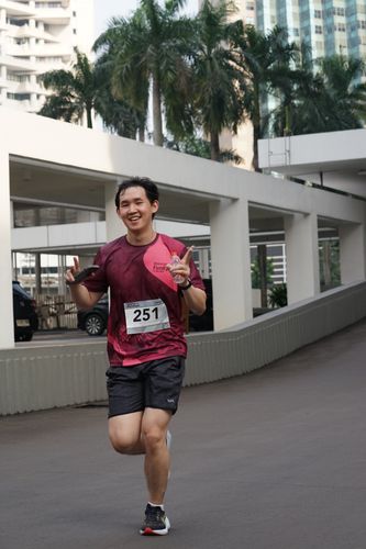 Race photo from Assurance Fun Run 2024