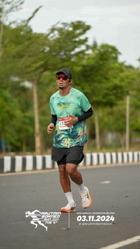 Race photo from Arutmin Borneo Run 2024