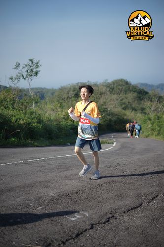 Race photo from Kelud Vertical Challenge 2024