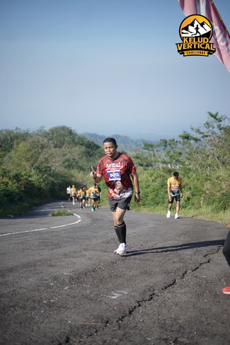 Race photo from Kelud Vertical Challenge 2024