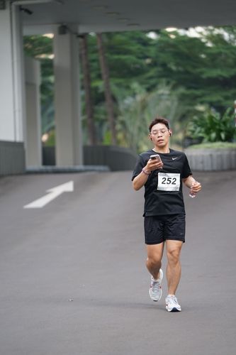 Race photo from Assurance Fun Run 2024