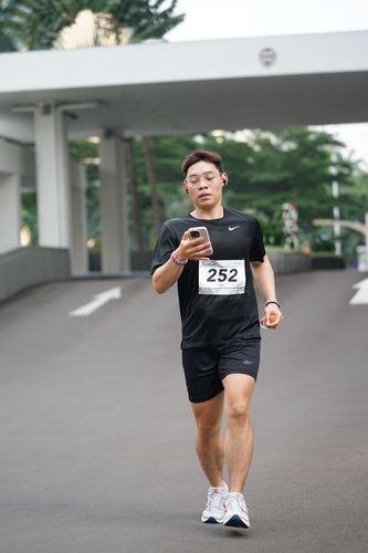 Race photo from Assurance Fun Run 2024