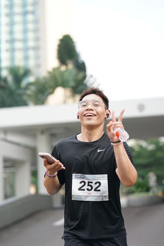 Race photo from Assurance Fun Run 2024