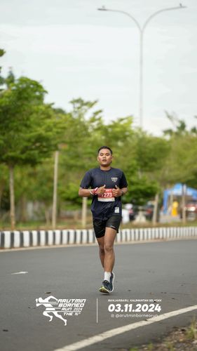 Race photo from Arutmin Borneo Run 2024