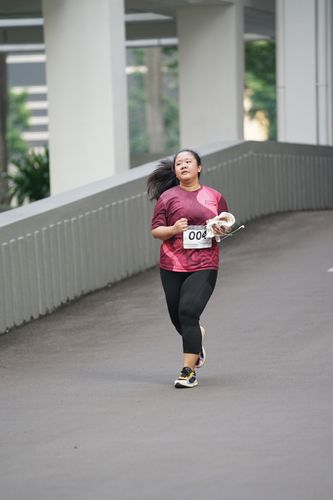 Race photo from Assurance Fun Run 2024