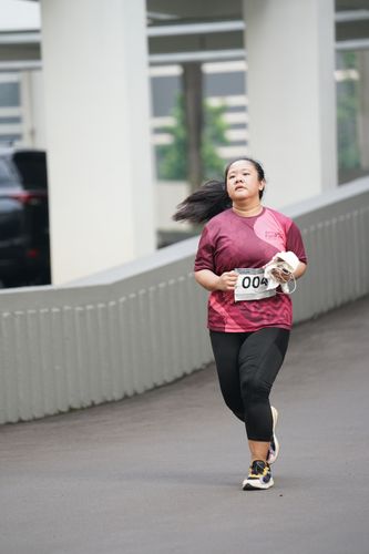 Race photo from Assurance Fun Run 2024