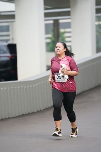 Race photo from Assurance Fun Run 2024