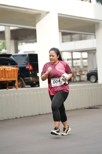 Race photo from Assurance Fun Run 2024
