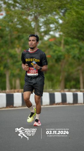 Race photo from Arutmin Borneo Run 2024