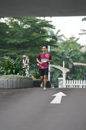 Race photo from Assurance Fun Run 2024