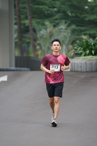 Race photo from Assurance Fun Run 2024