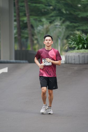 Race photo from Assurance Fun Run 2024