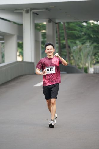 Race photo from Assurance Fun Run 2024