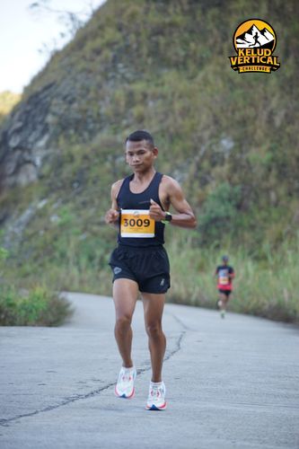 Race photo from Kelud Vertical Challenge 2024