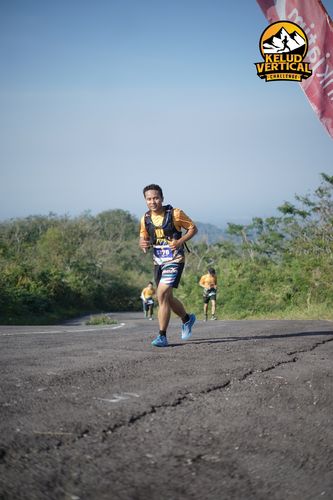 Race photo from Kelud Vertical Challenge 2024