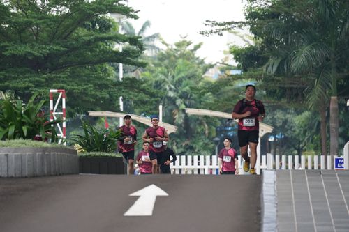 Race photo from Assurance Fun Run 2024